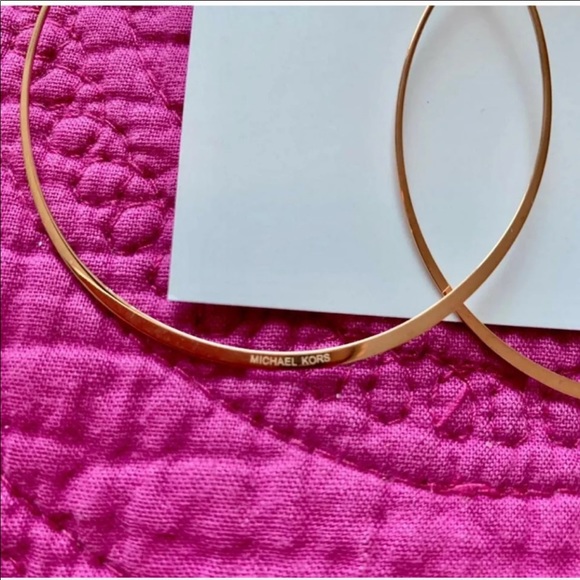 NWT MICHAEL KORS Whisper Hoop Earrings - Picture 4 of 5